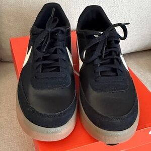 Nike Men's Black and White Killshot 2  Sneakers